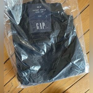 Gap High Rise Skinny Ankle Bi Stretch black work pants. Brand new with tags 00